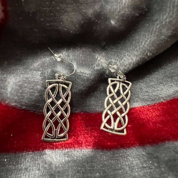 NWOT SILVER EARRINGS - Picture 4 of 4